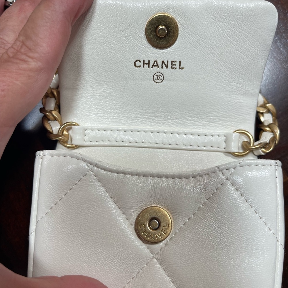 Chanel 2022 19 series Mini Bag - Picture 5 of 8